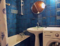 indoor, bathroom, plumbing fixture, mirror, bathtub, shower, tap, bathroom accessory, toilet